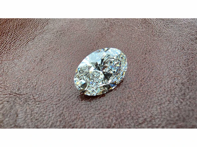 Diamant - circa 2,70 carat - oval geslepen diamant (vs1)(gecertificeerd) - afbeelding 1 van  11