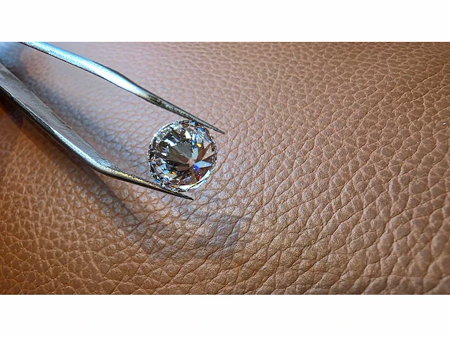 Diamant - circa 4,00 carat - briljant geslepen diamant (gecertificeerd) - afbeelding 8 van  10