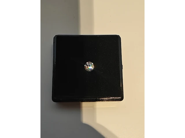 Diamant – 0.57 karaat briljant geslepen diamant (igi gecertificeerd) - afbeelding 3 van  6