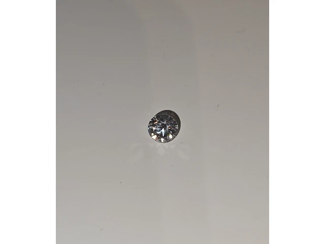 Diamant – 0.57 karaat briljant geslepen diamant (igi gecertificeerd) - afbeelding 4 van  6
