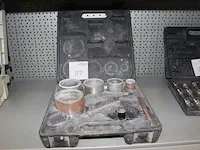 Diamant potborenset met vijf potten in kunststoffen koffer. - afbeelding 1 van  2
