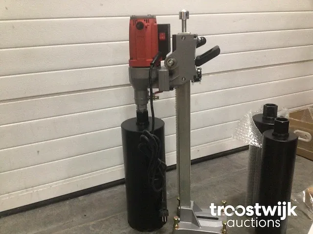 Diamantboormachine met boorstatief - afbeelding 7 van  13