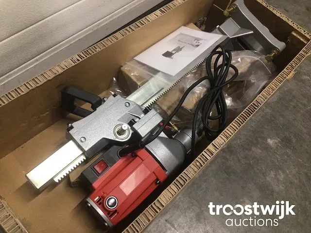 Diamantboormachine met boorstatief - afbeelding 9 van  13