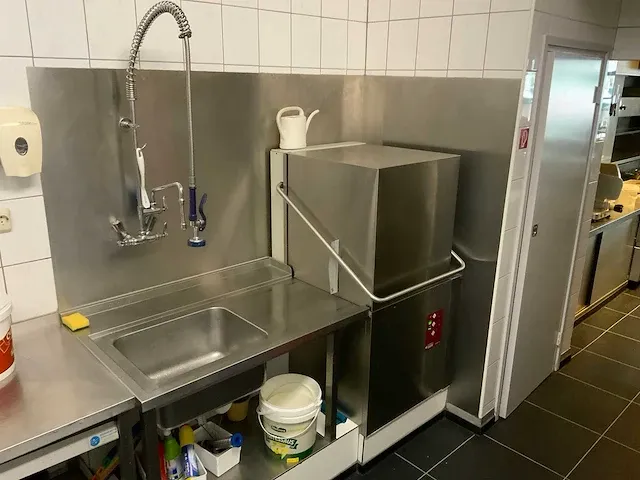 Diamond - korvenvaatwasmachine met aanvoertafel - afbeelding 1 van  11