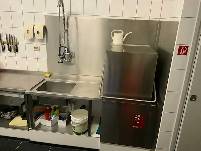 Diamond - korvenvaatwasmachine met aanvoertafel - afbeelding 5 van  11