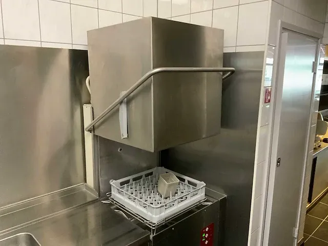 Diamond - korvenvaatwasmachine met aanvoertafel - afbeelding 6 van  11