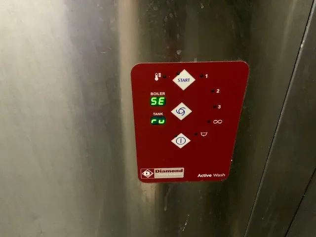 Diamond - korvenvaatwasmachine met aanvoertafel - afbeelding 7 van  11