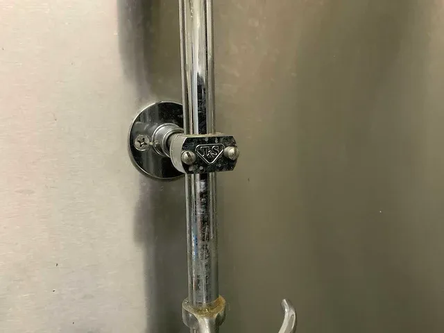 Diamond - korvenvaatwasmachine met aanvoertafel - afbeelding 10 van  11