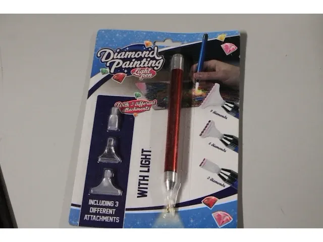 Diamond painting penmet licht rood 1x ds 31 - afbeelding 1 van  3