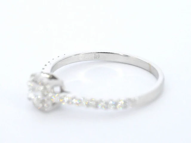 Diamond point - witgouden ring met diamanten - hearts and arrows - afbeelding 9 van  11