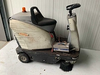 Dibo genius 1050e zelfrijdende veegmachine - afbeelding 2 van  6