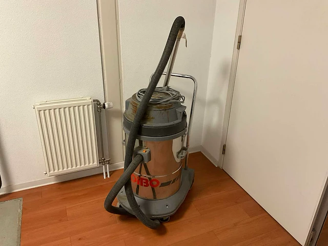 Dibo pro a58.3 wdm industriële stof- waterzuiger - afbeelding 1 van  4