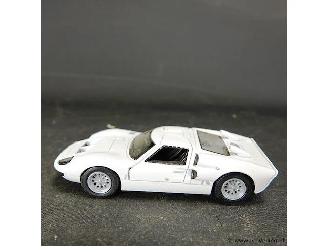 Die-cast schaalmodel ford gt40 mkii (1966) - afbeelding 2 van  5