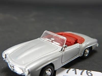 Die-cast schaalmodel mercedes benz 190sl 1955 - afbeelding 1 van  3