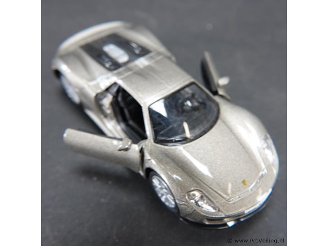 Die-cast schaalmodel porsche 918 spyder - afbeelding 2 van  3