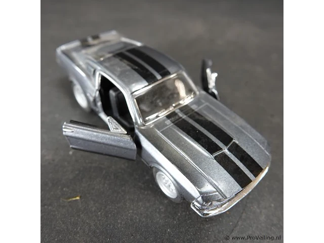Die-cast schaalmodel shelby gt 500 (1967) - afbeelding 2 van  3