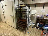 Dienbladenrek met dienbladen (3x) - afbeelding 1 van  4