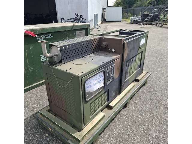 Diesel generator in houten transportkist, govers, gdp2221, 2006 - afbeelding 2 van  12