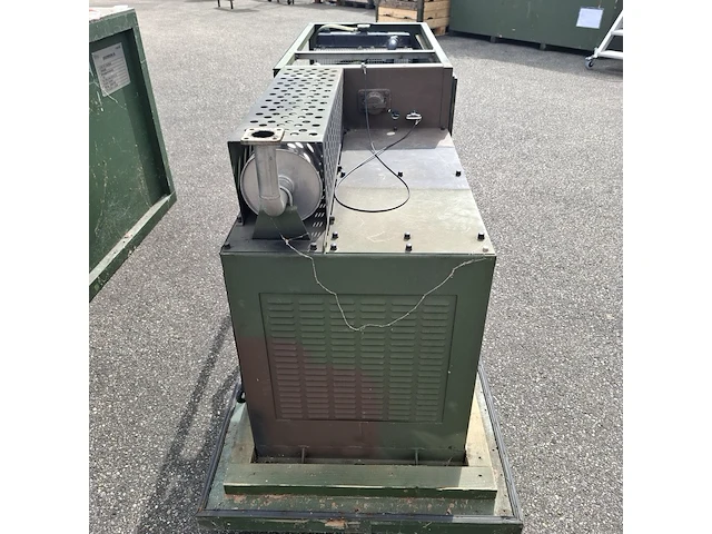 Diesel generator in houten transportkist, govers, gdp2221, 2006 - afbeelding 3 van  12