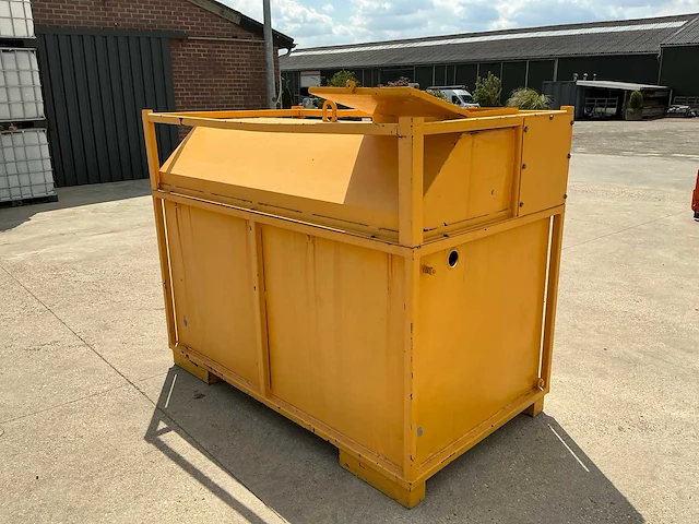 Diesel tank - afbeelding 1 van  14