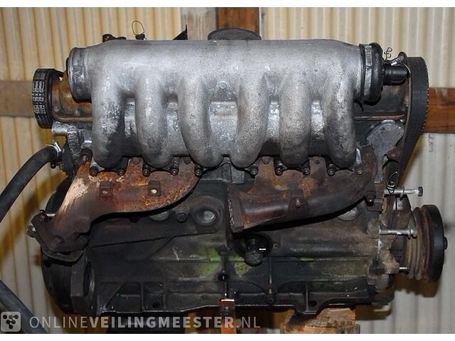 Dieselmotor, 6 cylinder, 2,4 liter, type 752 volkswagen - afbeelding 1 van  8