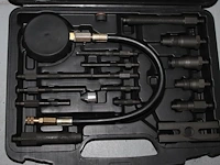 Dieselmotorcompressietester in kunststof koffer. - afbeelding 2 van  2