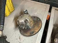 Different hydraulic parts (4x) - afbeelding 5 van  5