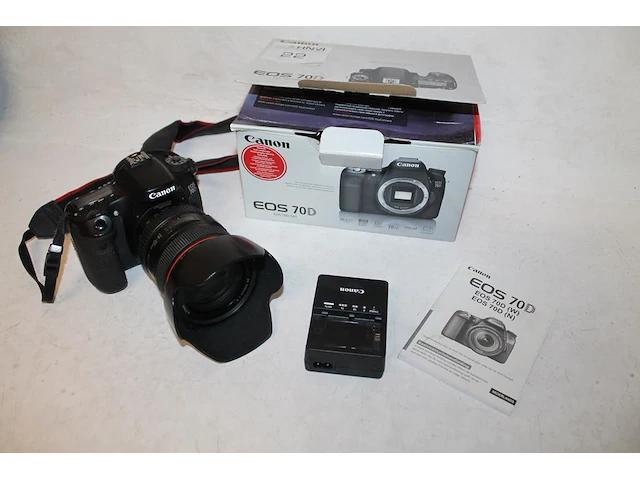 Digitale fotocamera canon eos 70d met zoom lens ef 24-105 mm 1:4 l is usm met doorsnede 77 mm met accu en l... - afbeelding 1 van  4