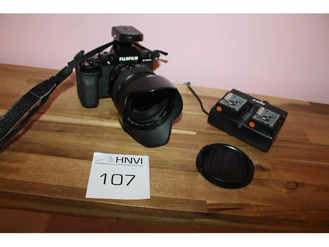 Digitale fotocamera fujifilm x-s10 met fujinon aspherical lens super ebc xf 15 - 80 mm 1; 4 r ois wr met do... - afbeelding 1 van  8