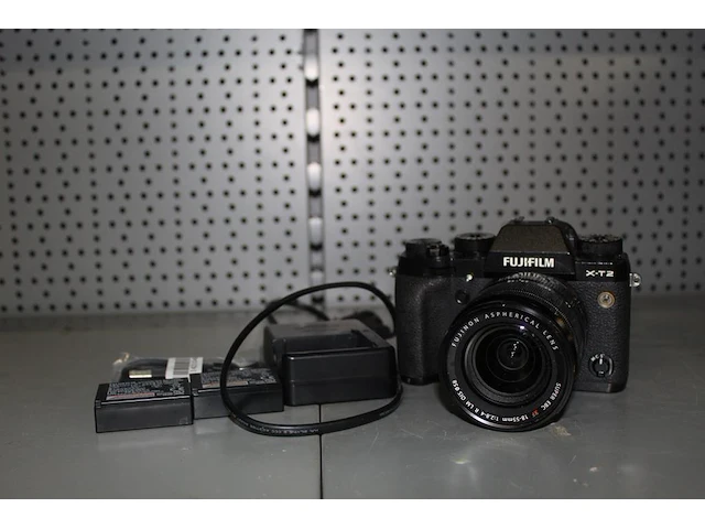Digitale fotocamera fujifilm x-t2 met aspherical lens fujinon super ebc xf 18-55 mm f/1: 2.8-4 lm ois met d... - afbeelding 1 van  3