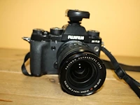 Digitale fotocamera fujifilm x-t2 met aspherical lens fujinon super xf 18-55 met twee accu's en lader. - afbeelding 2 van  6