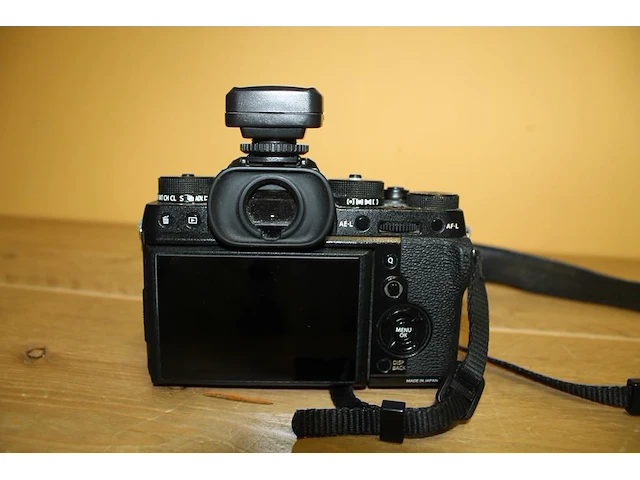 Digitale fotocamera fujifilm x-t2 met aspherical lens fujinon super xf 18-55 met twee accu's en lader. - afbeelding 3 van  6
