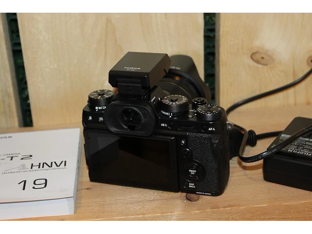 Digitale fotocamera fujifilm x-t2 met xf 18-55 mm f2.8-4 r lm ois met accu en lader. - afbeelding 3 van  3
