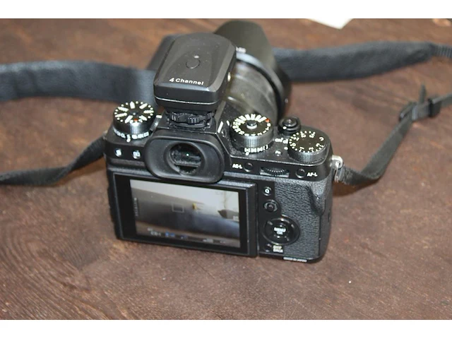Digitale fotocamera fujifilm x-t3 met xf 18-55 mm f2.8-4 r lm ois met drie accu's en lader. - afbeelding 4 van  4