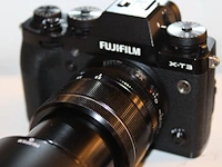 Digitale fotocamera fujifilm x-t3 met xf 18-55mm f2.8-4 r lm ois met twee accu's en lader. - afbeelding 2 van  5