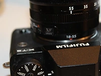 Digitale fotocamera fujifilm x-t3 met xf 18-55mm f2.8-4 r lm ois met twee accu's en lader. - afbeelding 3 van  5