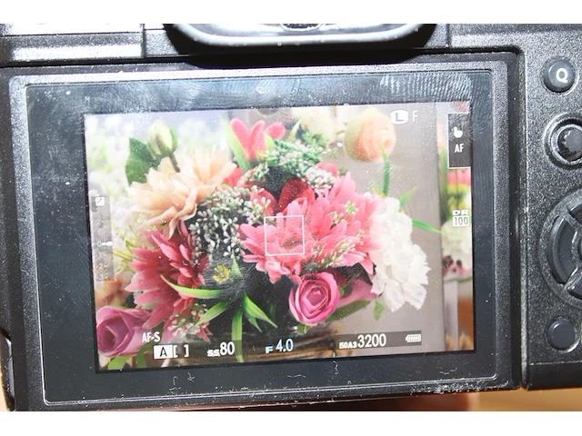 Digitale fotocamera fujifilm x-t3 met xf 18-55mm f2.8-4 r lm ois met twee accu's en lader. - afbeelding 4 van  5