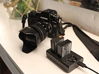 Digitale fotocamera fujifilm x-t3 met xf 18-55mm f2.8-4 r lm ois met twee accu's en lader. - afbeelding 3 van  7