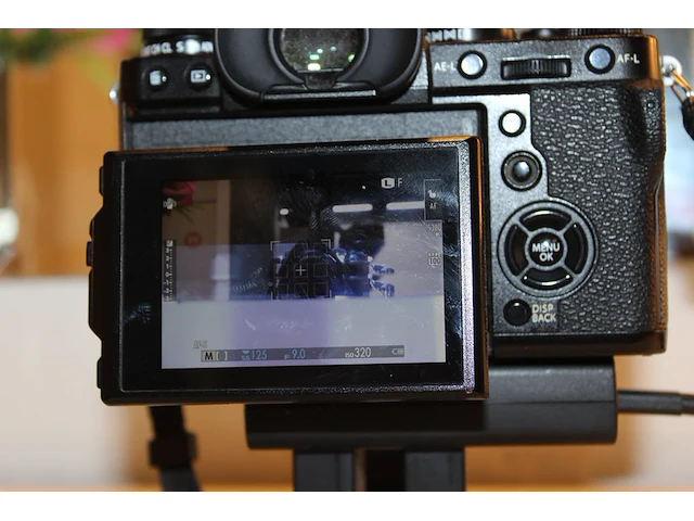 Digitale fotocamera fujifilm x-t3 met xf 18-55mm f2.8-4 r lm ois met twee accu's en lader. - afbeelding 4 van  7