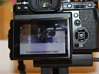 Digitale fotocamera fujifilm x-t3 met xf 18-55mm f2.8-4 r lm ois met twee accu's en lader. - afbeelding 4 van  7