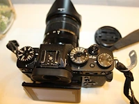 Digitale fotocamera fujifilm x-t3 met xf 18-55mm f2.8-4 r lm ois met twee accu's en lader. - afbeelding 7 van  7