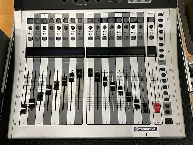 Digitale mengtafel - yamaha - tf1 - afbeelding 3 van  8