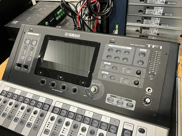 Digitale mengtafel - yamaha - tf1 - afbeelding 4 van  8