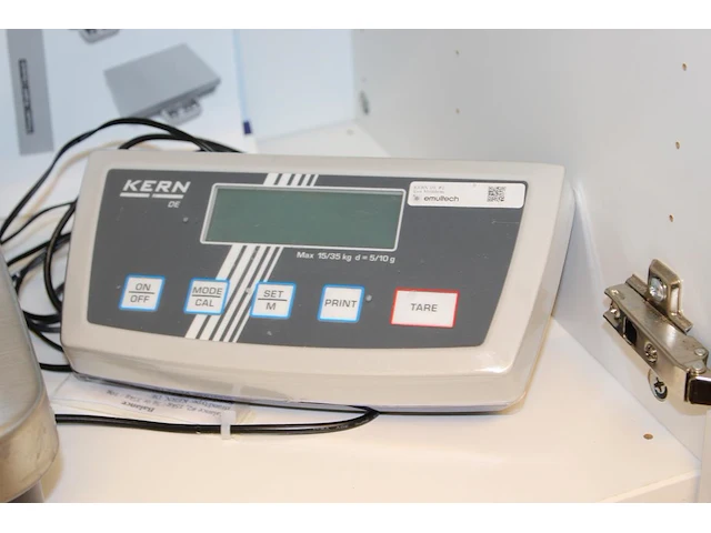 Digitale weegschaal kern maximaal belastbaar tot 35 kg met afwijking 10 gram. - afbeelding 2 van  2