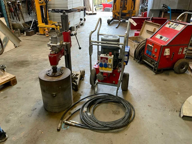 Dimas ab - dm 406 - various concrete equipment - 2003 - afbeelding 1 van  8