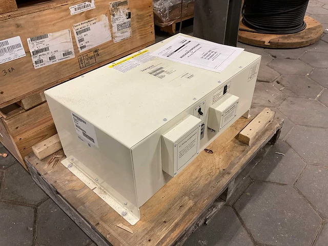 Dimensions 24/6000h-3phq-006 piwer inverters - afbeelding 2 van  5