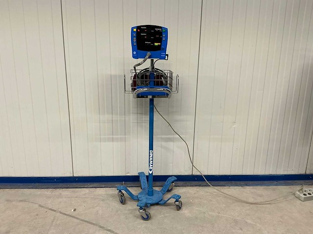 Dinamap - v100 - bloeddrukmeter - afbeelding 1 van  2