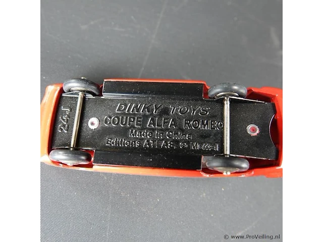 Dinky toys alfa romeo 1900 super nr. 24 - afbeelding 4 van  5