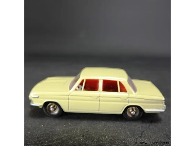 Dinky toys bmw 1500 nr 534 atlas in doos - afbeelding 2 van  4
