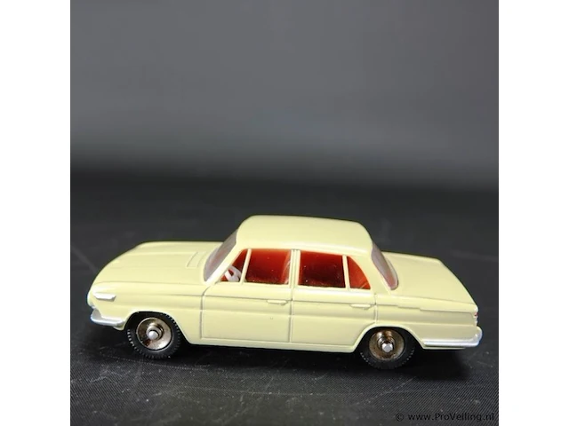 Dinky toys bmw 1500 nr.534 - afbeelding 2 van  5